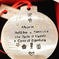 Palla di Natale con frase personalizzata incisa a mano